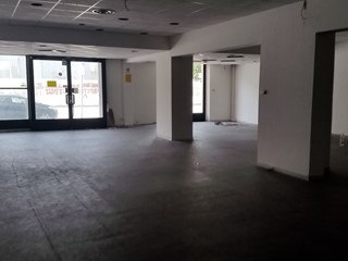 Capannone in Vendita a Lucca, zona San Macario, 230'000€, 190 m²