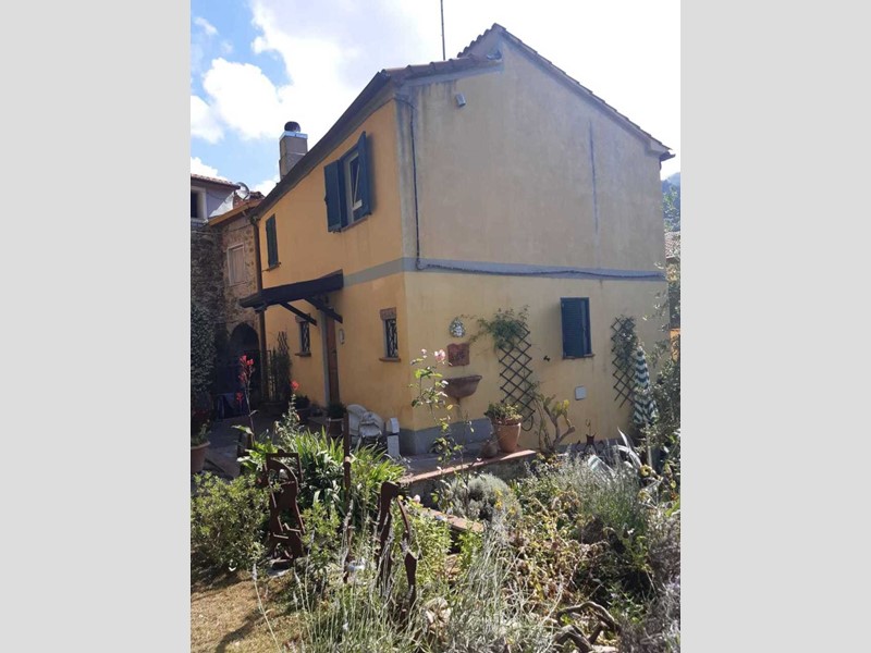 Casa Indipendente in Vendita a Luni, 295'000€, 137 m²