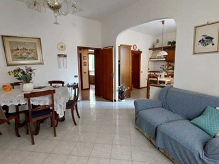 Quadrilocale in Vendita a Asciano, 80 m², con Box