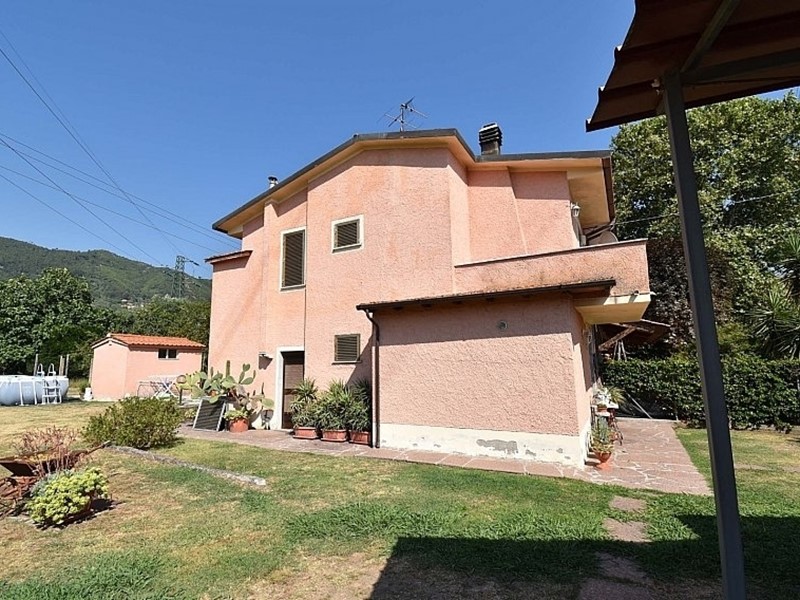Casa Semi Indipendente in Vendita a Pietrasanta, zona pietrasanta, 350'000€, 90 m²