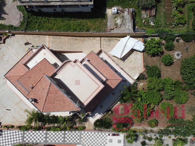 Villa in Vendita a Sant'Agata di Militello, zona SEMICENTRALE, 1'100'000&euro;, 490 m²