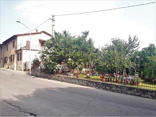 Casa Semi Indipendente in Vendita a Panicale, 135'000&euro;, 200 m²