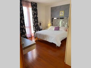 Appartamento in Vendita a Vinci, zona Sovigliana, 360'000€, 130 m², con Box