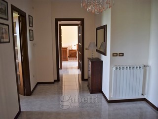 Villa in Vendita a Mirabello Sannitico, 209'000€, 200 m², arredato