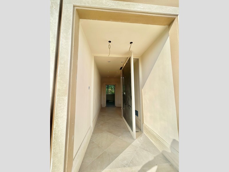 Immobile commerciale in Affitto a Pietrasanta, zona pietrasanta, 2'200€, 120 m²