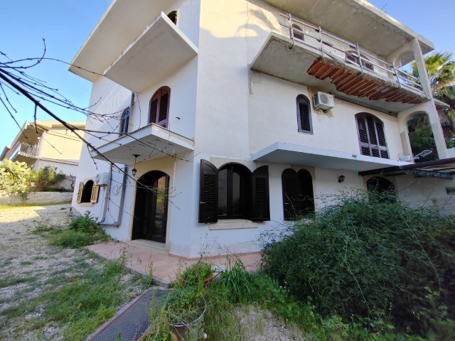 Villa in Vendita a Avola, 700'000€, 426 m²