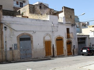 Casa Indipendente in Vendita a Canosa di Puglia, 65'000€, 150 m²