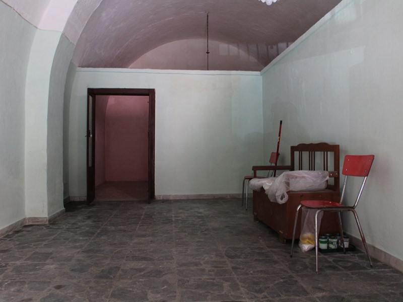 Ufficio in Vendita a Canosa di Puglia, 65'000€, 150 m²