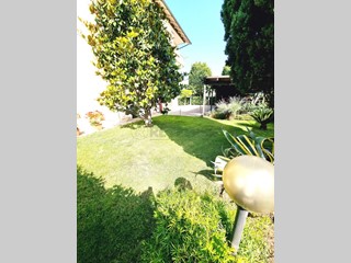 Casa Indipendente in Vendita a Pescara, 550'000&euro;, 550 m², con Box