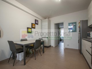 Bilocale in Vendita a Bregnano, 102'000€, 60 m²