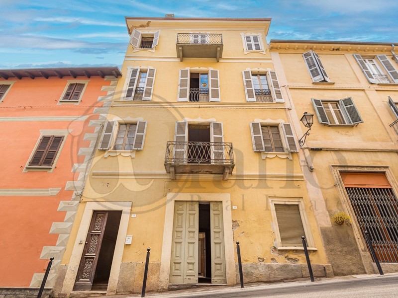 Appartamento in Vendita a Vignale Monferrato, 218'000€, 500 m²