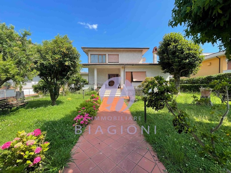 Casa Indipendente in Vendita a Pietrasanta, 690'000€, 180 m², arredato