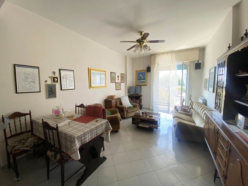 Quadrilocale in Vendita a Sarzana, zona Marinella Di Sarzana, 290'000&euro;, 90 m&#178;, con Box