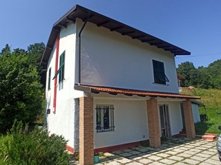Casa Indipendente in Vendita a Roccaforte Ligure, 130'000€, 70 m²