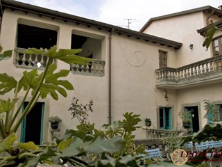 Appartamento in Vendita a Filattiera, 600 m²