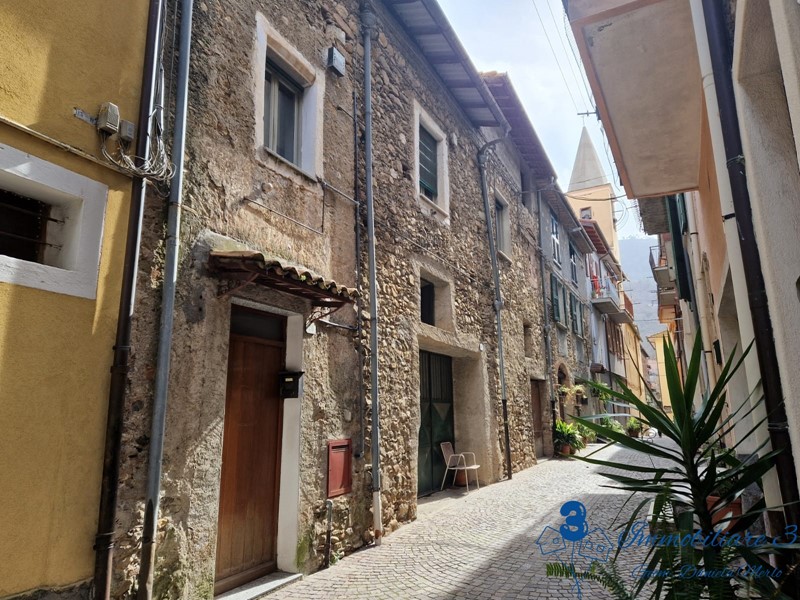 Casale in Vendita a Villanova d'Albenga, 99'000€, 166 m²
