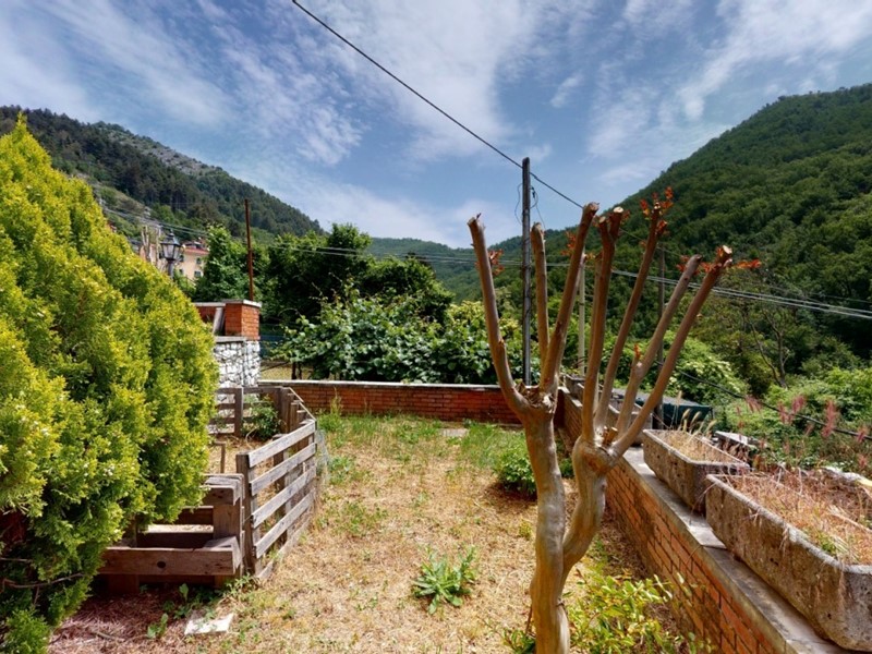 Casa Semi Indipendente in Vendita a Carrara, zona Colonnata, 195'000€, 220 m²