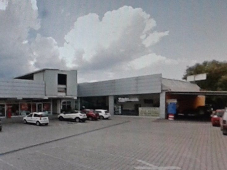 Immobile commerciale in Affitto a Lucca, 3'500€, 730 m²