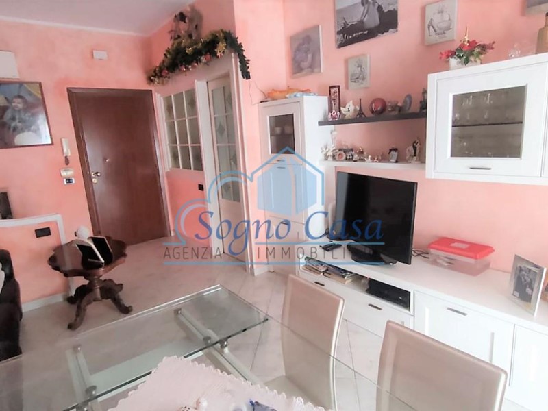 Quadrilocale in Vendita a Sarzana, zona Marinella di Sarzana, 250'000€, 80 m²
