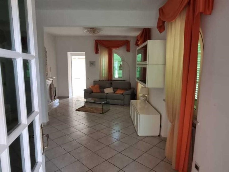 Casa Indipendente in Vendita a Carrara, 430'000€, 110 m², arredato