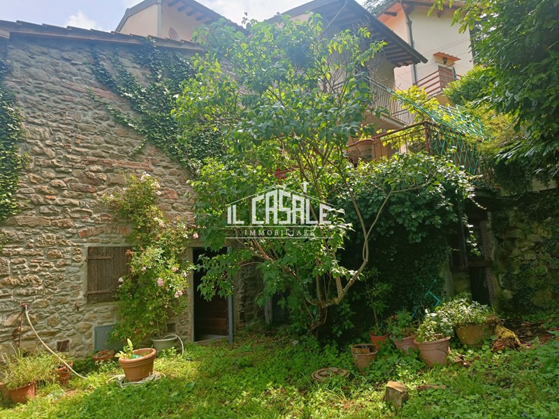 Rustico in Vendita a Londa, zona Londa, 125'000€, 110 m²