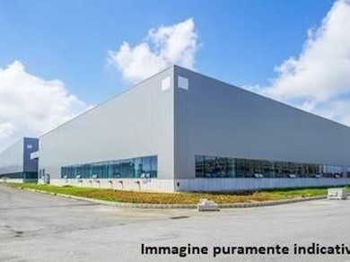 Capannone in Vendita a Bientina, 147'000€, 200 m²