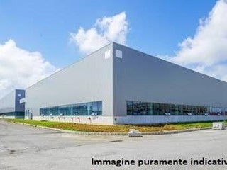 Capannone in Vendita a Bientina, 147'000€, 200 m²