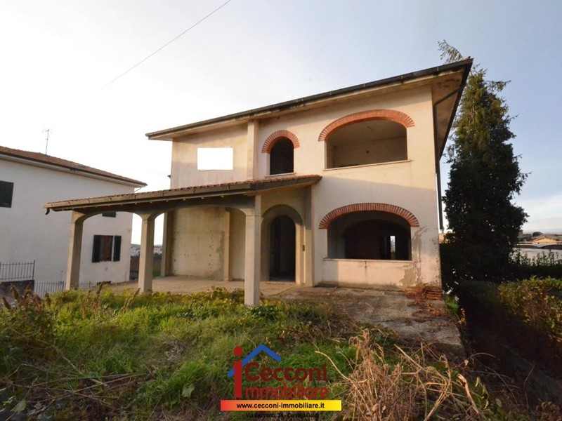Villa in Vendita a Cerreto Guidi, 290'000€, 500 m²