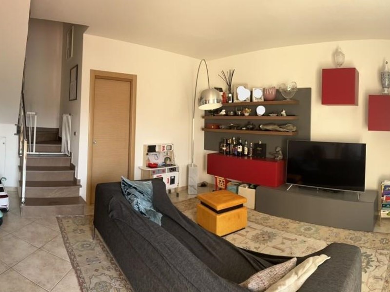 Villetta a schiera in Vendita a Santa Croce sull'Arno, 300'000€, 170 m²