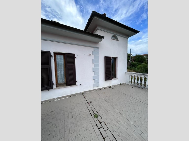 Casa Indipendente in Vendita a Licciana Nardi, zona Costamala, 165'000€, 197 m², arredato