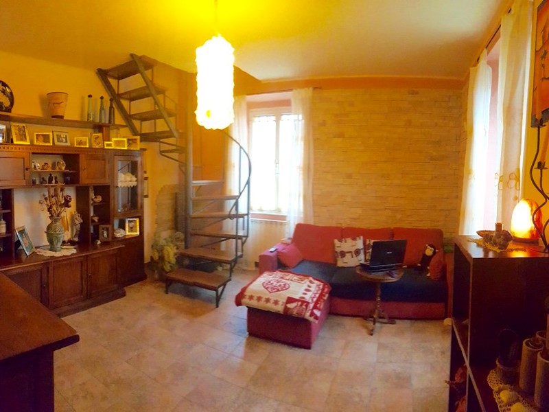 Casa Indipendente in Vendita a Massa, zona Mirteto, 199'000€, 90 m²