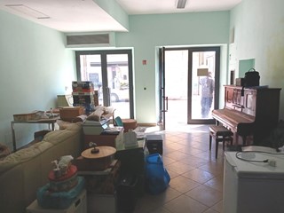 Immobile commerciale in Affitto a San Giuliano Terme, zona Pontasserchio, 850€, 90 m²