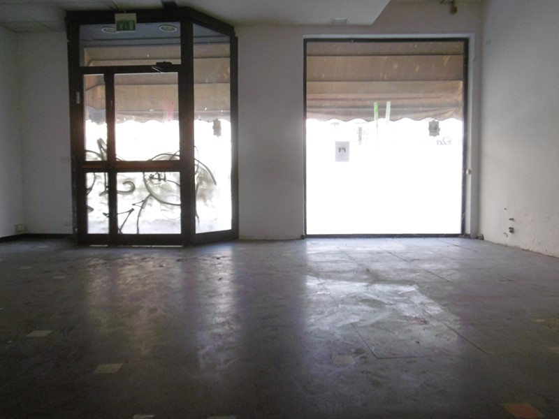 Immobile commerciale in Affitto a Reggio Emilia, zona Centro cittÃ, 1'650&euro;, 423 m²