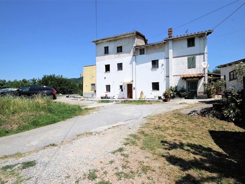Appartamento in Vendita a Capannori, zona Gragnano, 298'000€, 140 m², arredato