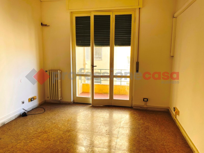 Ufficio in Affitto a Livorno, 650€, 90 m²