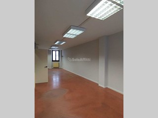 Ufficio in Affitto a Terni, zona Centro Storico, 900€, 110 m²