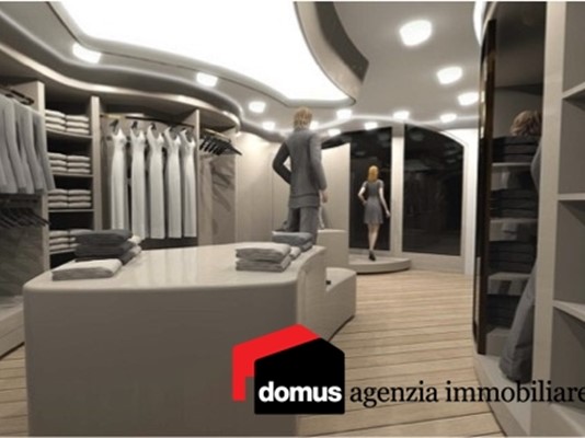 Negozio in Affitto a Thiene, 1'000€, 40 m²