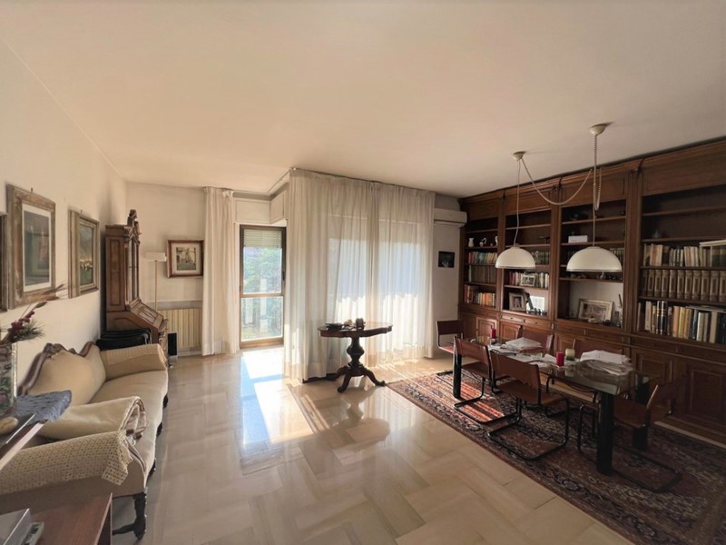 Appartamento in Vendita a Bari, 335'000€, 150 m²