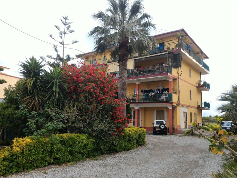 Trilocale in Affitto a Strongoli, 900€, 100 m², arredato