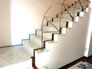 Villa in Vendita a Cerreto Guidi, 690'000€, 350 m², con Box