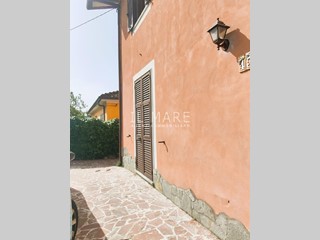 Casa Semi Indipendente in Vendita a Massa, zona Ricortola, 265'000€, 95 m²