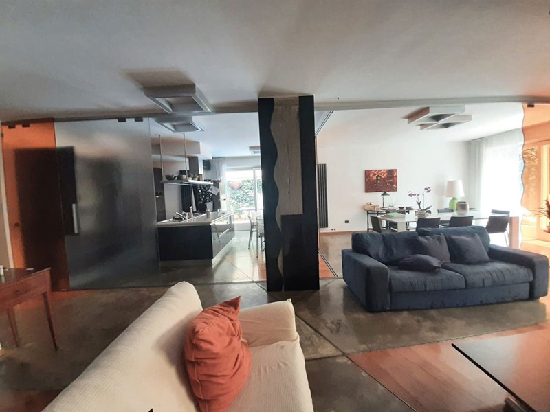 Appartamento in Vendita a Salerno, 590'000€, 220 m²