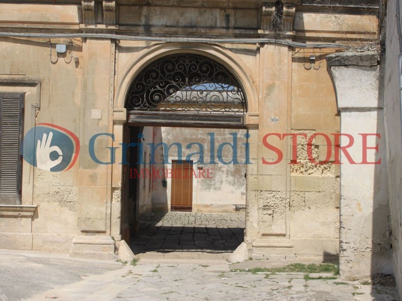 Casa Semi Indipendente in Vendita a Trepuzzi, 195'000€, 270 m²