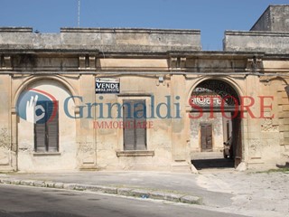 Casa Semi Indipendente in Vendita a Trepuzzi, 195'000€, 270 m²