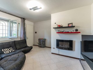 Villetta a schiera in Vendita a San Pietro in Casale, 239'000€, 240 m², con Box