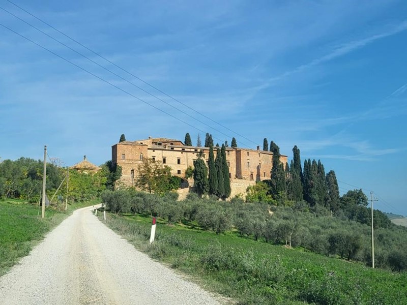 Casale in Vendita a Montalcino, 2'000'000€, 3698 m²