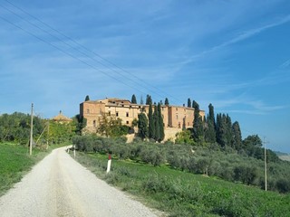 Casale in Vendita a Montalcino, 2'000'000€, 3698 m²