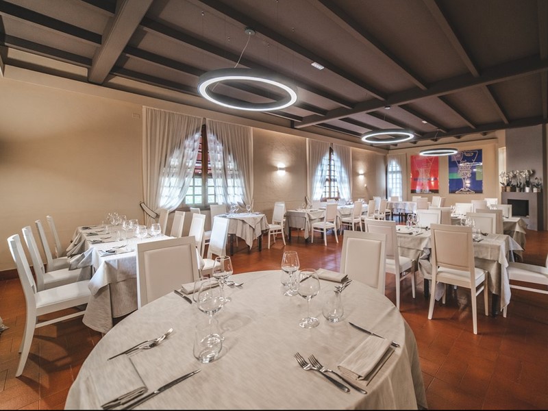 Appartamento in Vendita a Santa Croce sull'Arno, 500'000€, 1000 m²