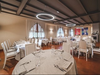 Appartamento in Vendita a Santa Croce sull'Arno, 500'000€, 1000 m²