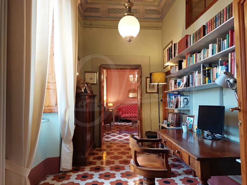 Appartamento in Vendita a Lucca, zona Centro storico, 800'000€, 180 m²